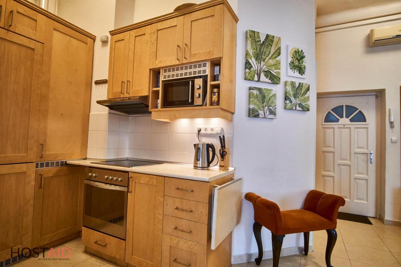 M52 Apartment - Hostaid ブダペスト エクステリア 写真