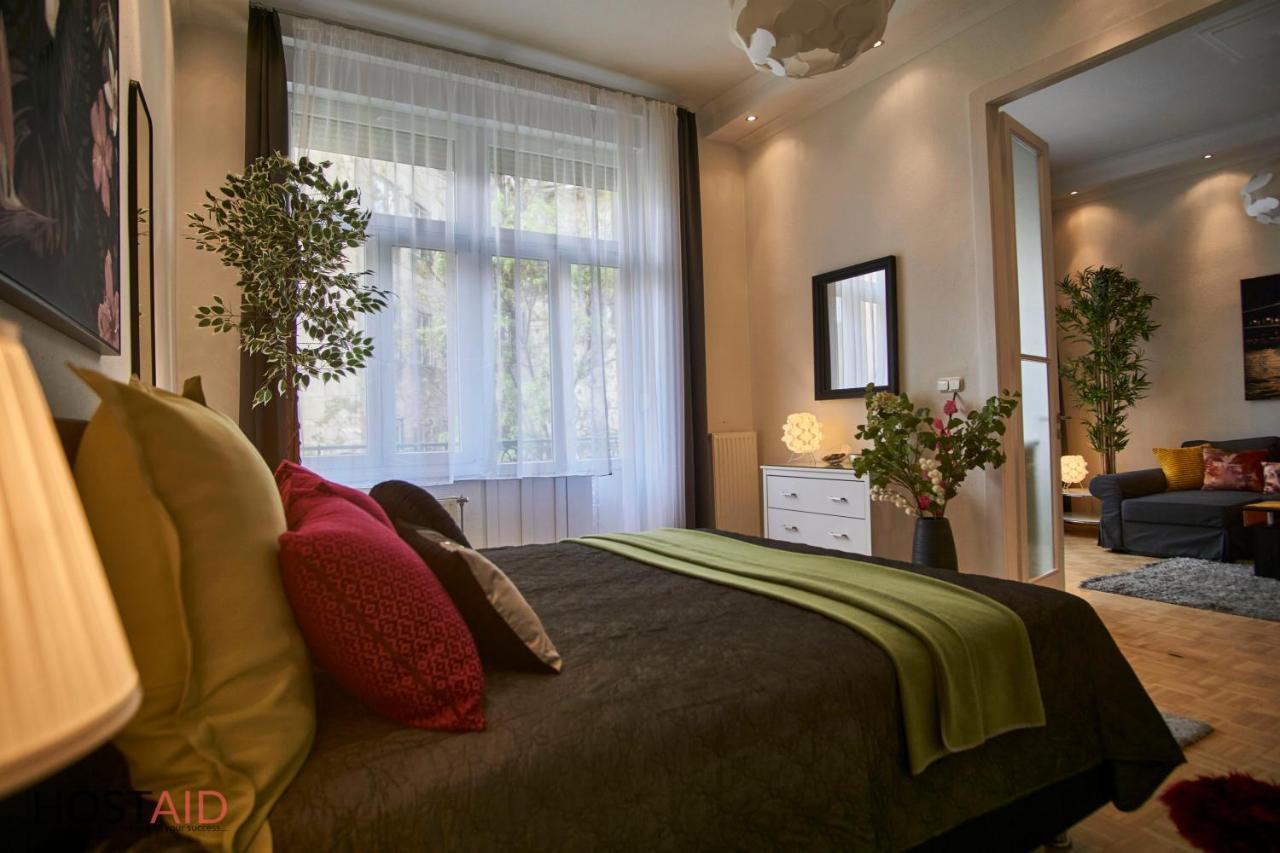 M52 Apartment - Hostaid ブダペスト エクステリア 写真